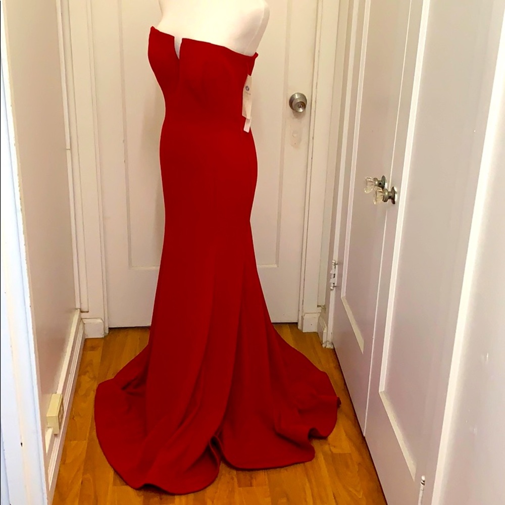 Elegant Strapless Red Evening Gown